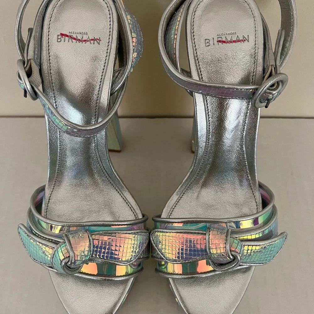 Alexandre Birman Clarita Metallic Leather Platform Sandals - Picture 12 of 15